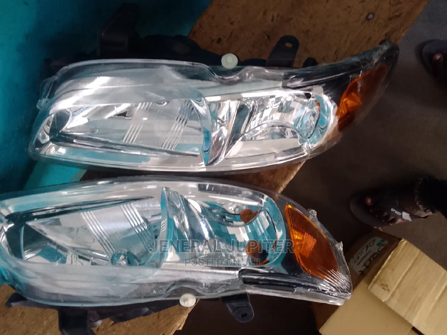 Nissan Sentra 2000/2002 Headlight Pair(Original Eagle Eyes)