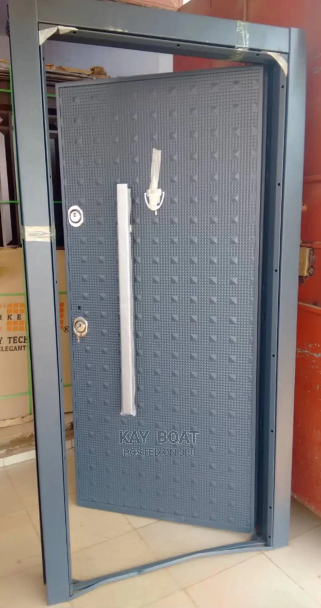 A Stainless Door Available With All Accessories