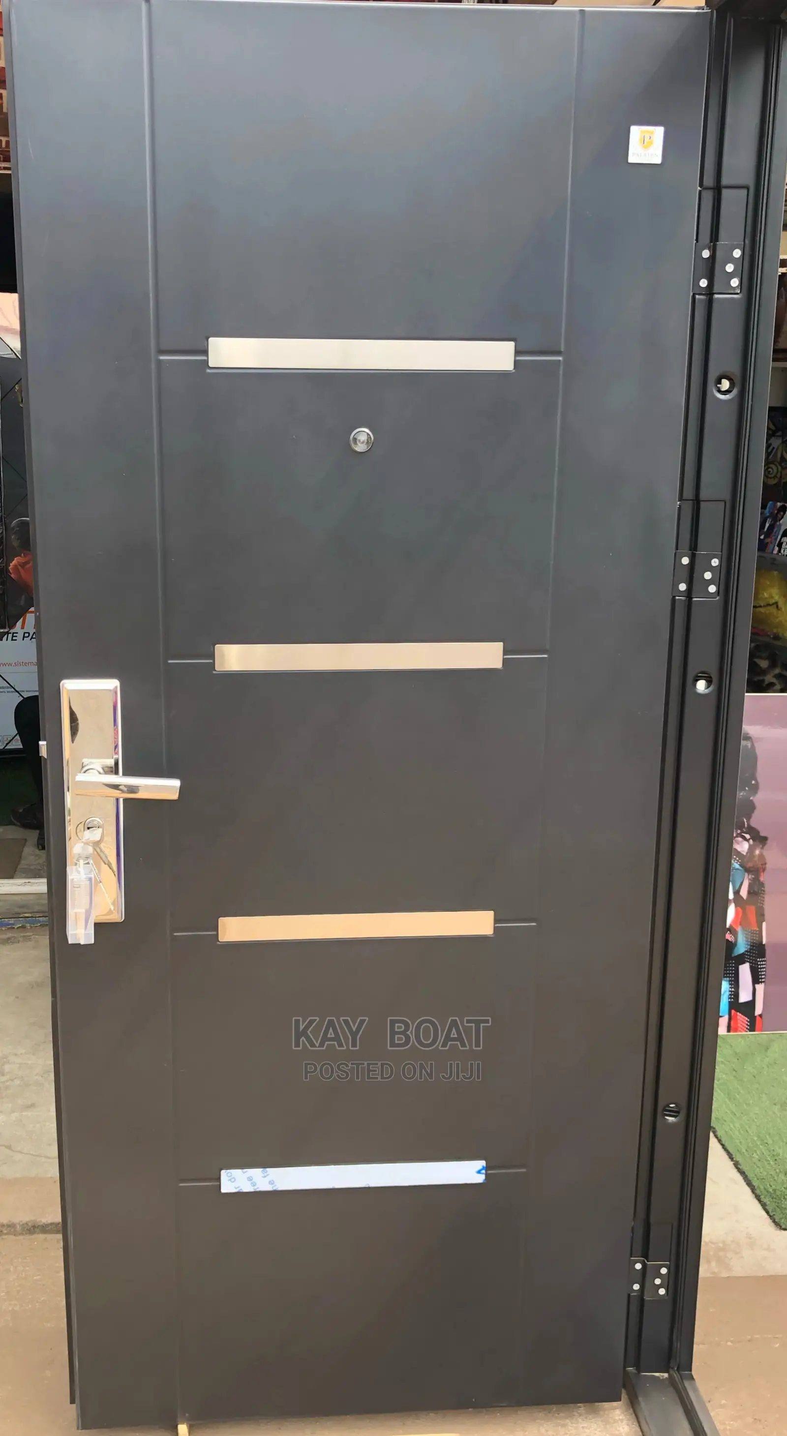 A Standard Door Available With All Accessories