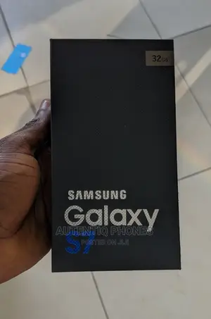 New Samsung Galaxy S7 32 GB Gold