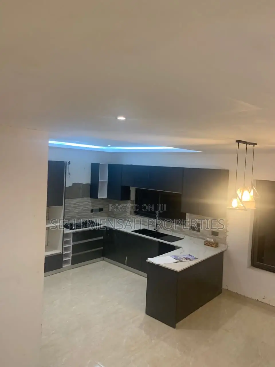 3bdrm House in 3 Bedroom House for for Sale