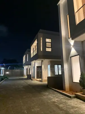 3bdrm House in 3 Bedroom House for for Sale