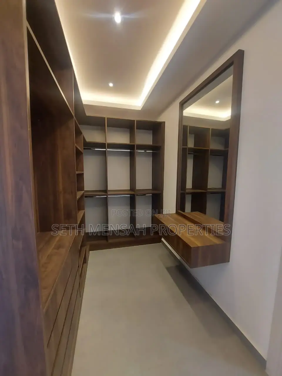 3bdrm House in 3 Bedroom House for for Sale