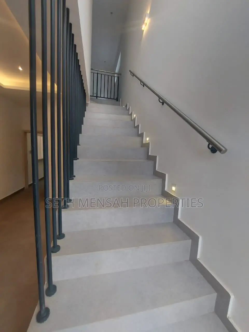 3bdrm House in 3 Bedroom House for for Sale