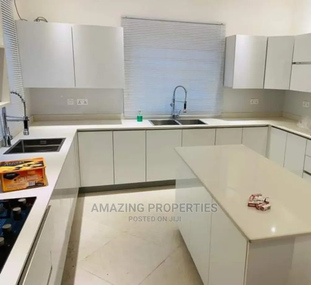 4bdrm House in Spintex Batsonaa for sale
