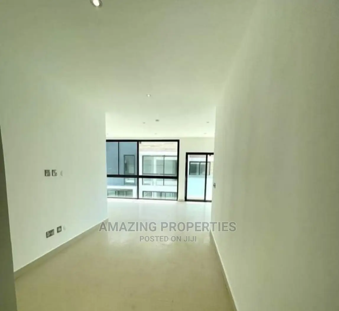 4bdrm Townhouse/Terrace in Cantonments for Rent