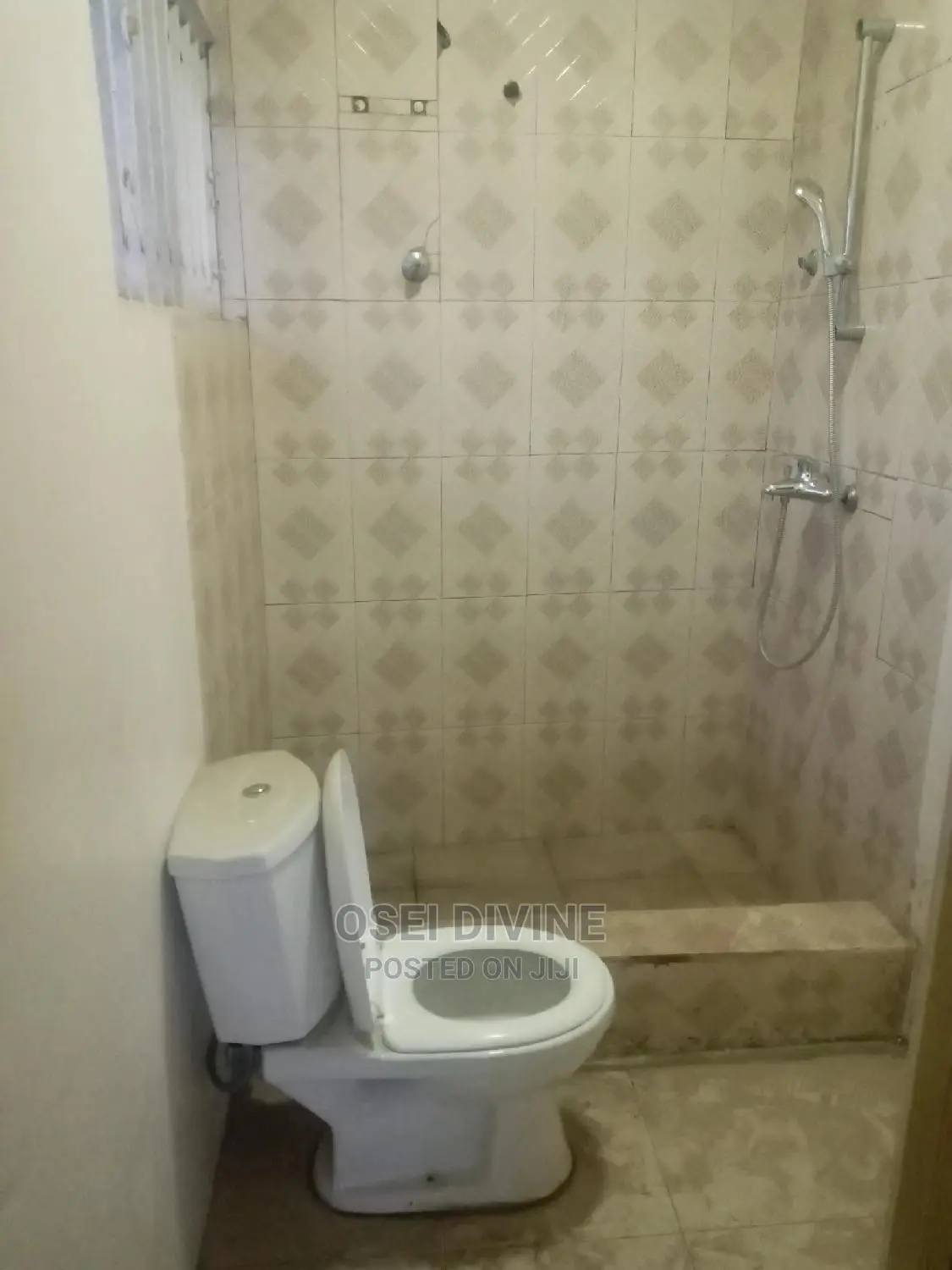 Very Neat 2-Bedrooms Apartment Dansoman