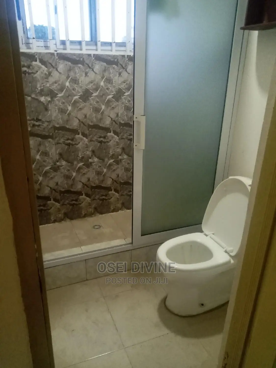 Very Neat 2-Bedrooms Apartment Dansoman