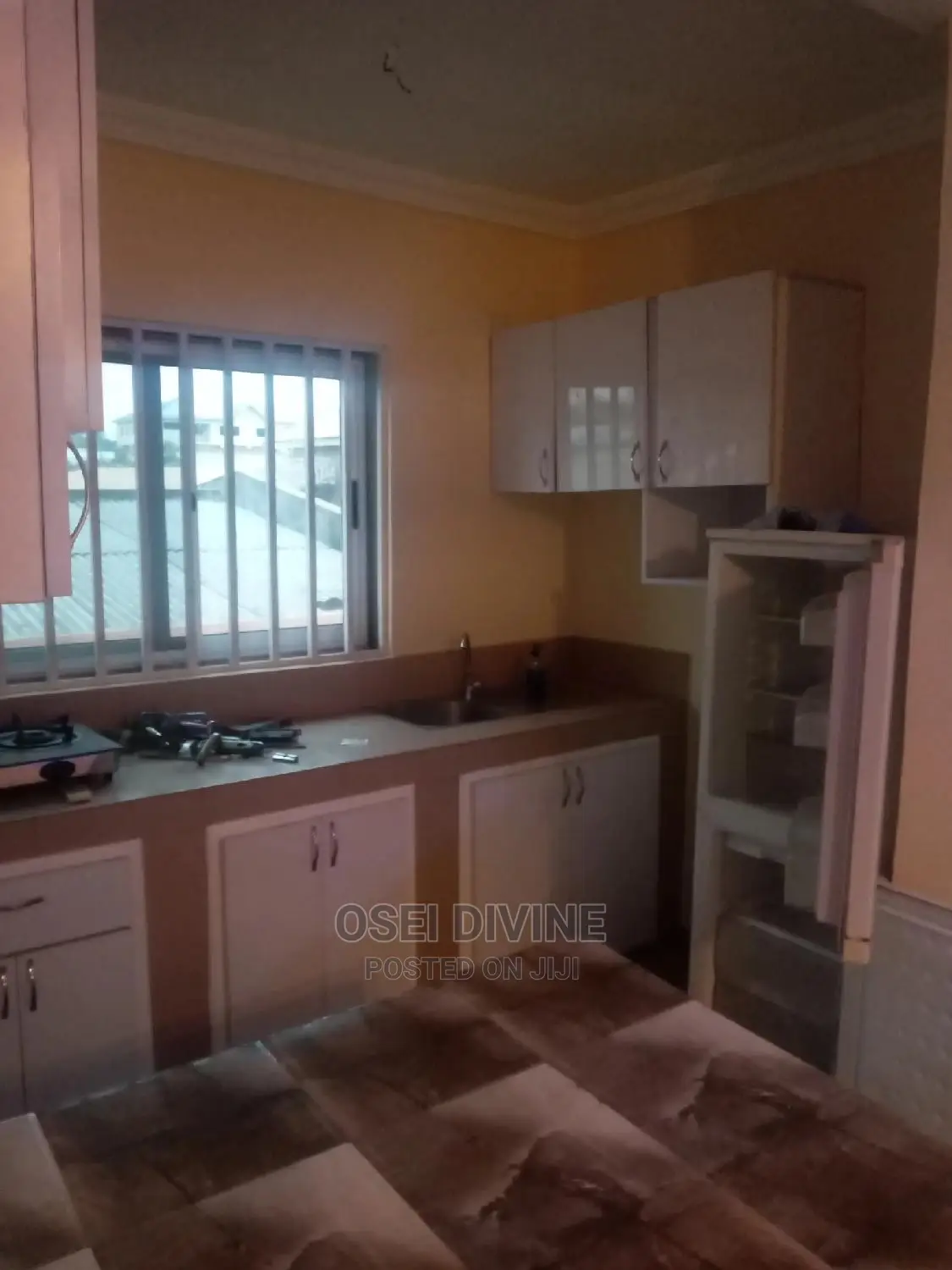 Very Neat 2-Bedrooms Apartment Dansoman