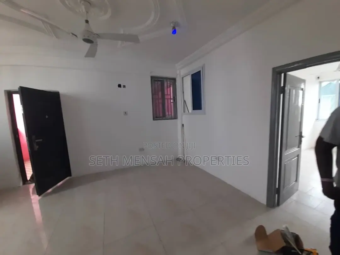 4bdrm House in 4 Bedroom House For, Airport Residential Area for Sale