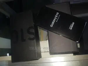 New Samsung Galaxy S10 128 GB Blue