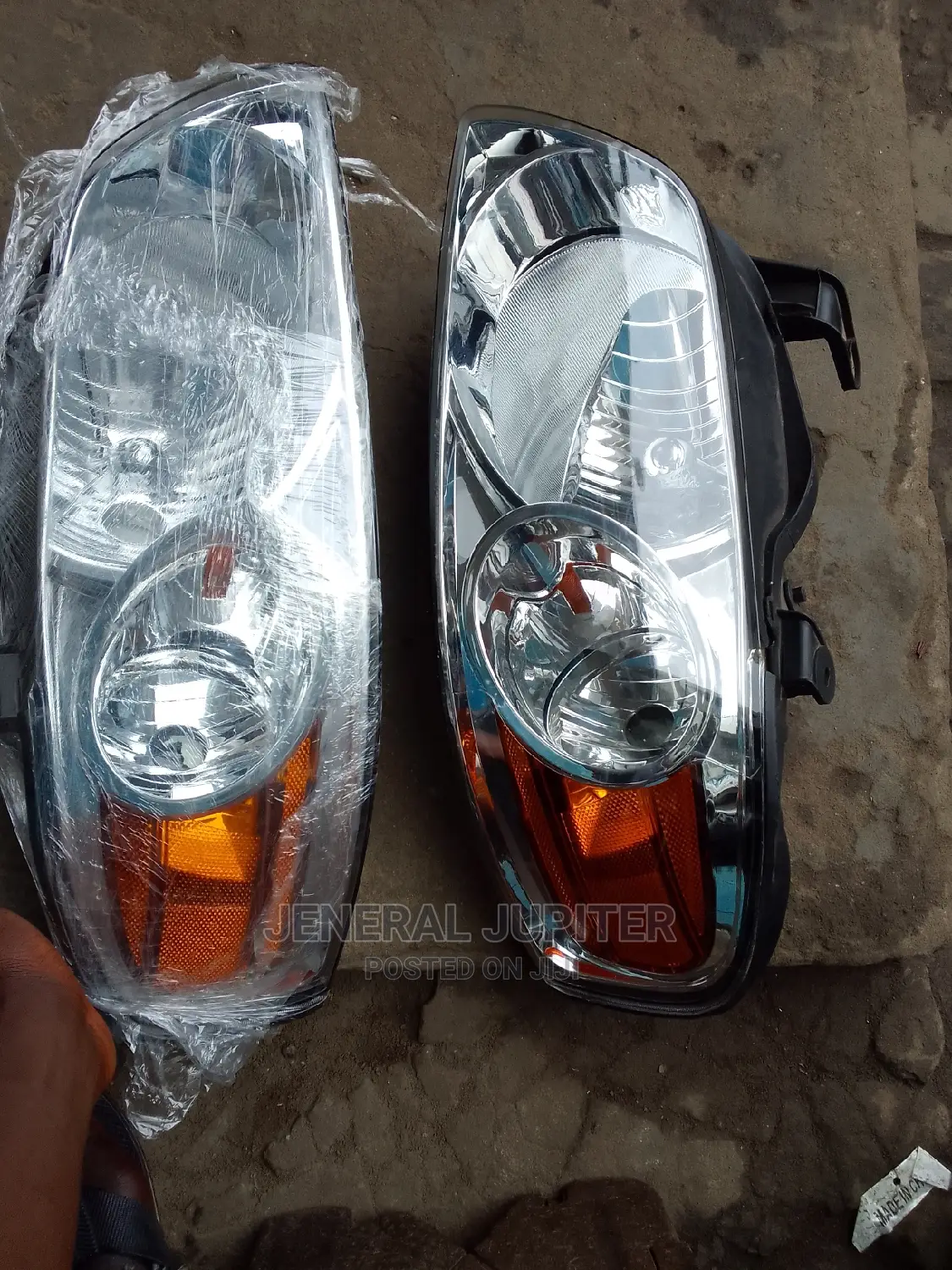 Nissan Sentra 2005/6 Headlight Pair