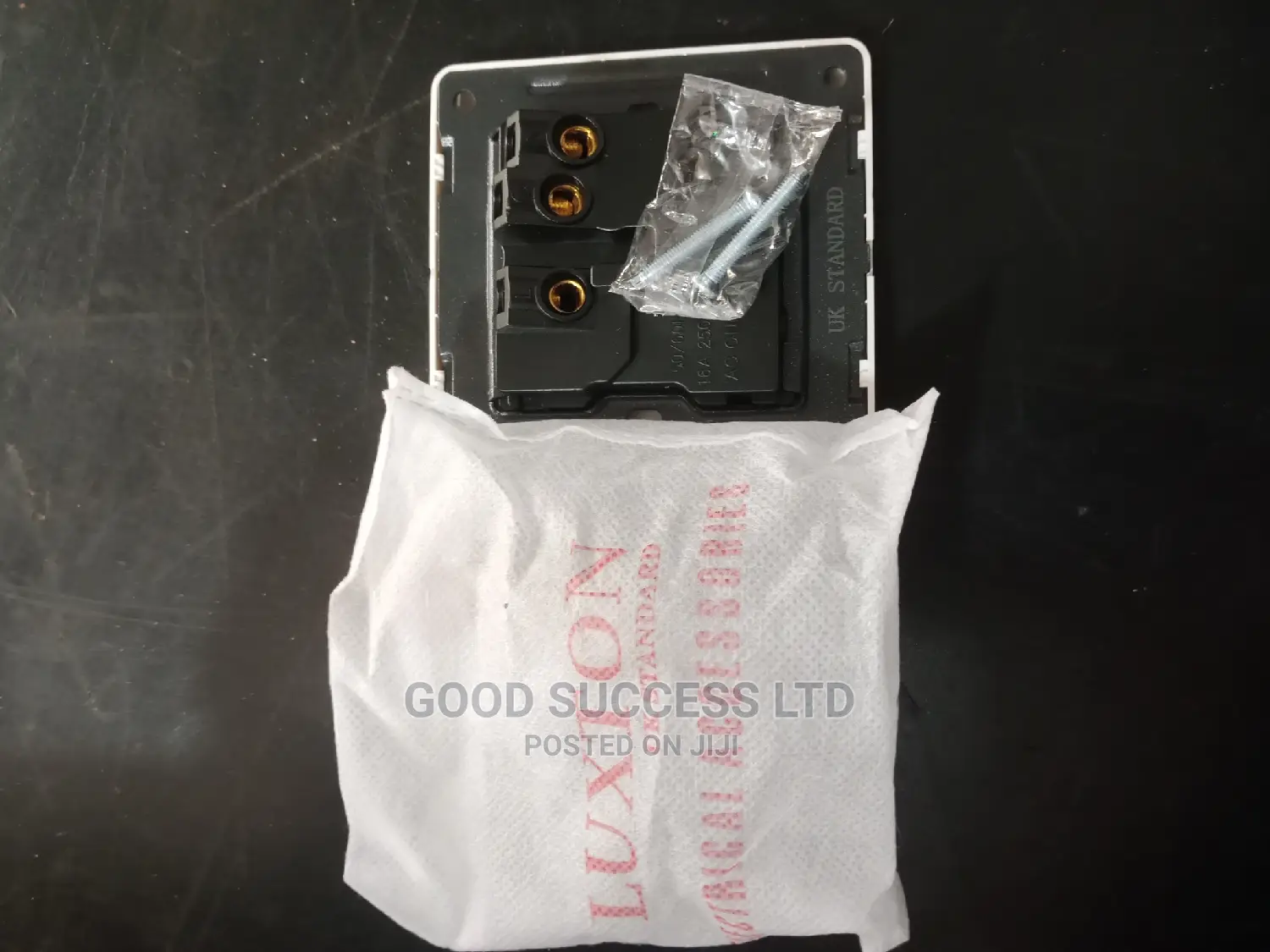 13A Single Socket.