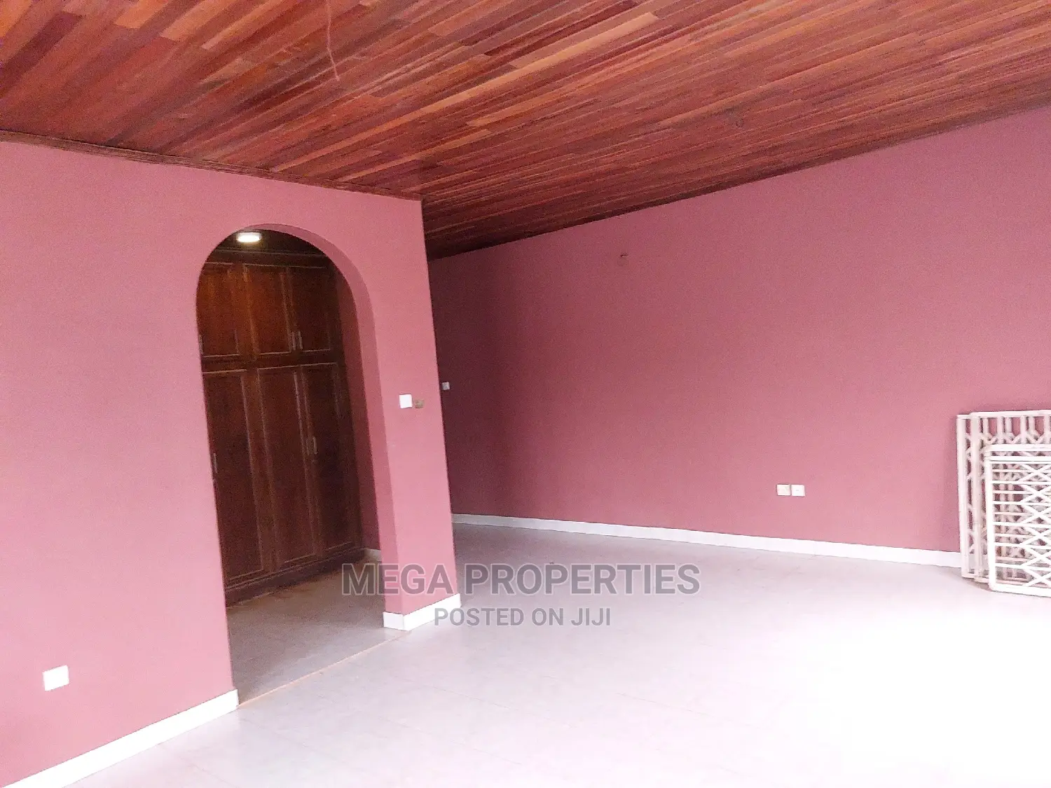 5bdrm House in East Legon for rent