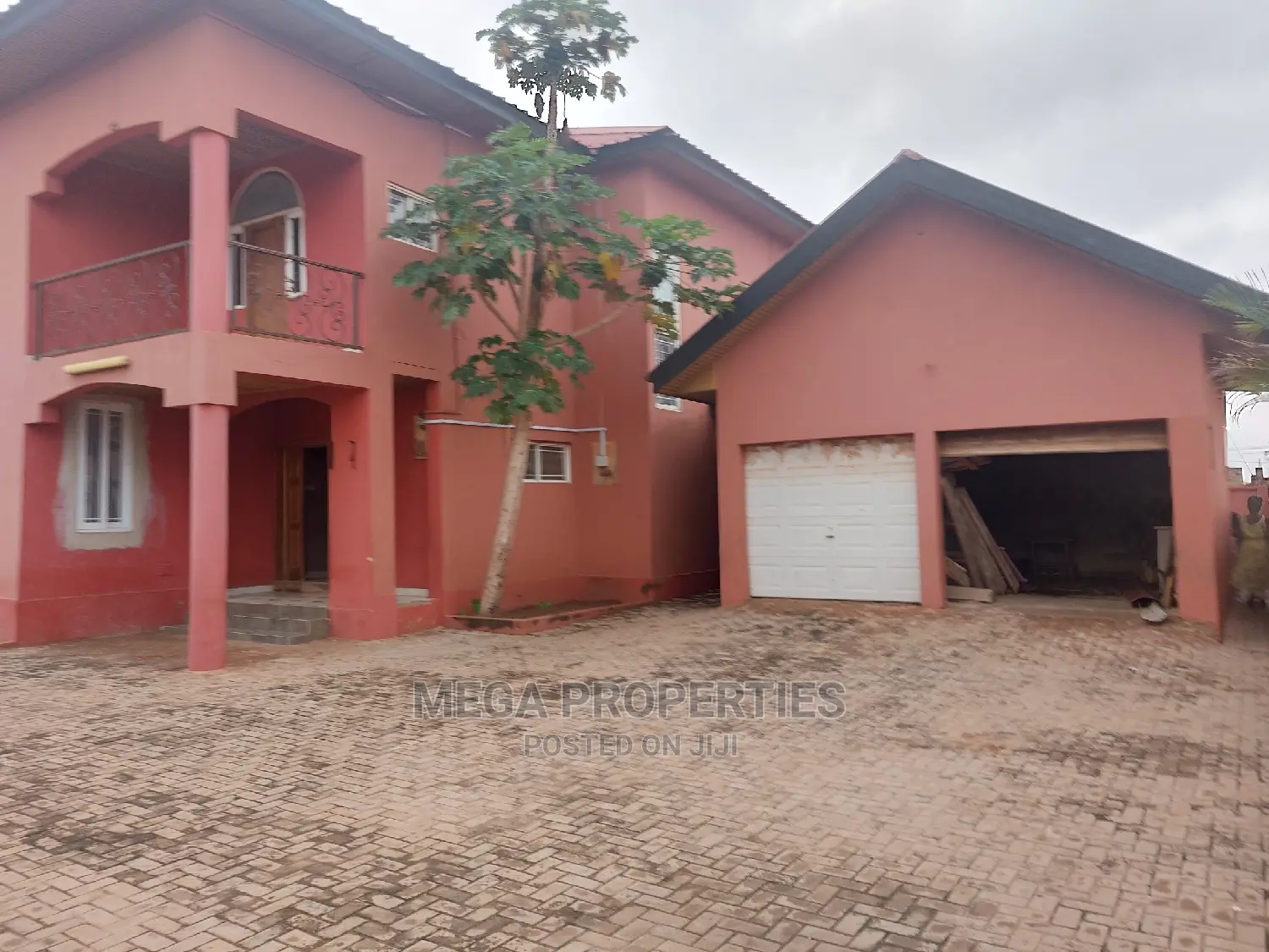 5bdrm House in East Legon for rent