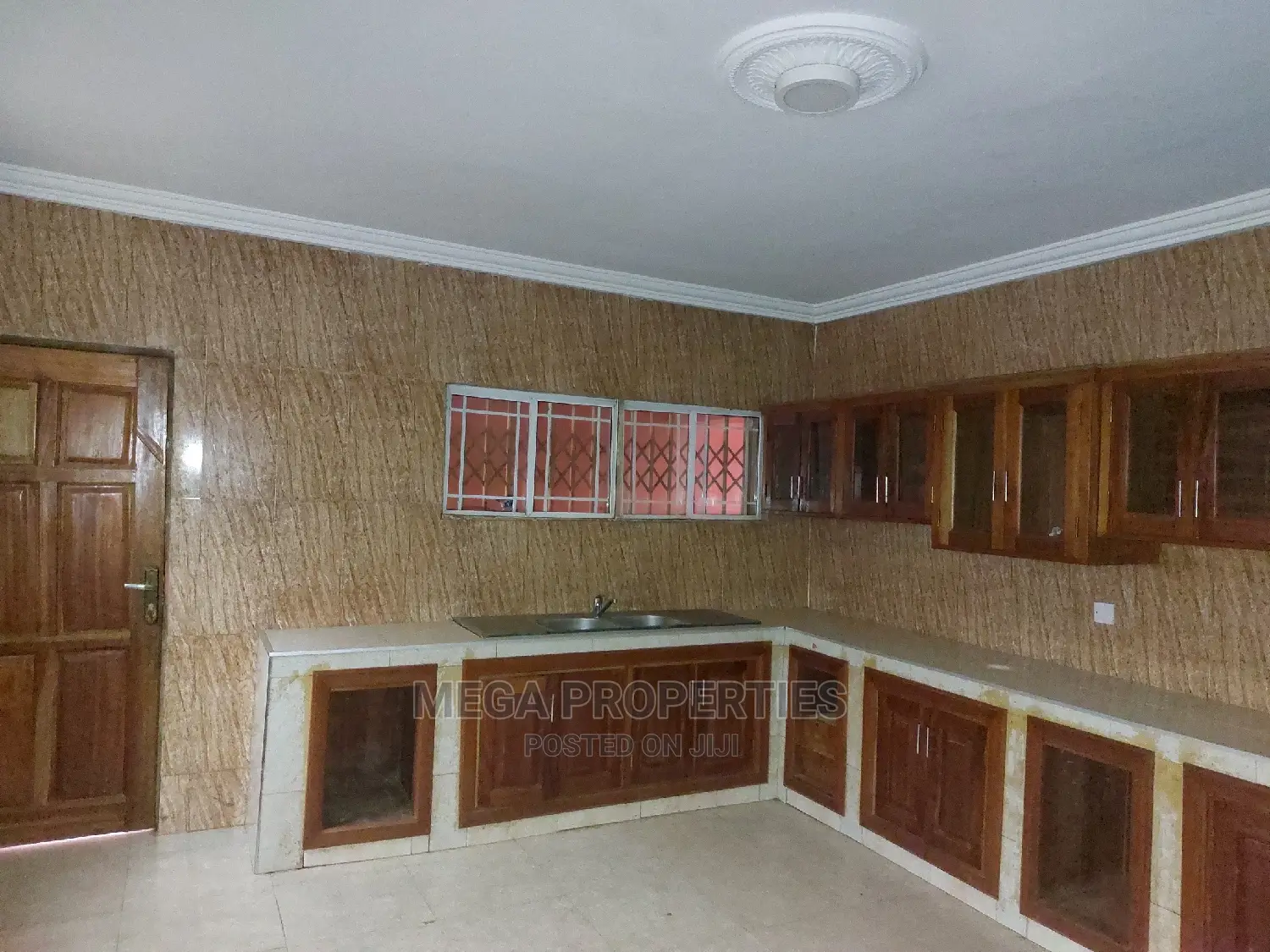 5bdrm House in East Legon for rent