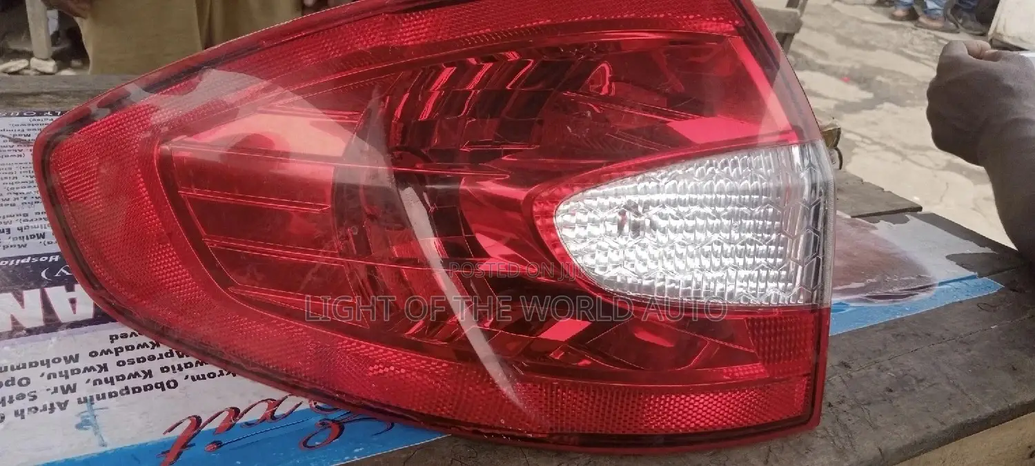 Ford Fiesta Taillight 12