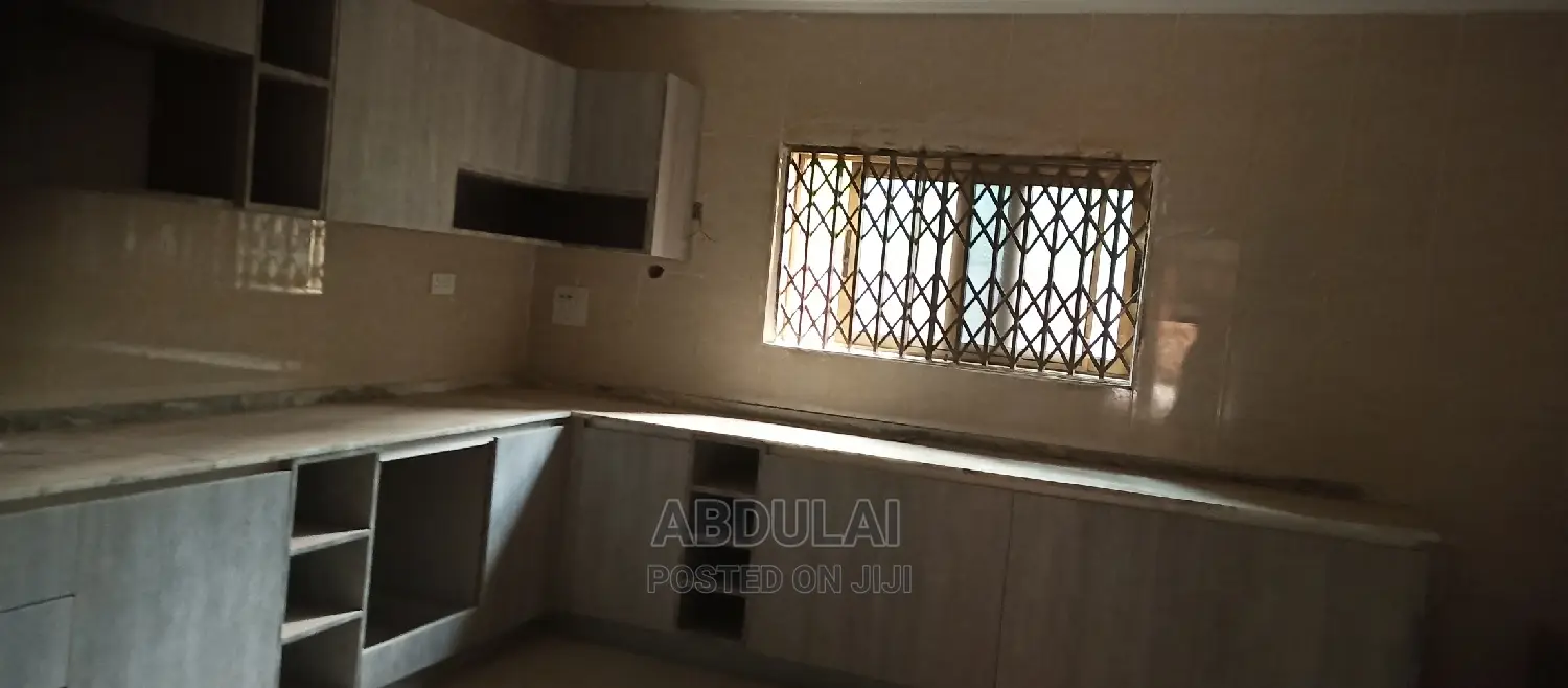2bdrm Apartment in Haatso Rebbit for Rent