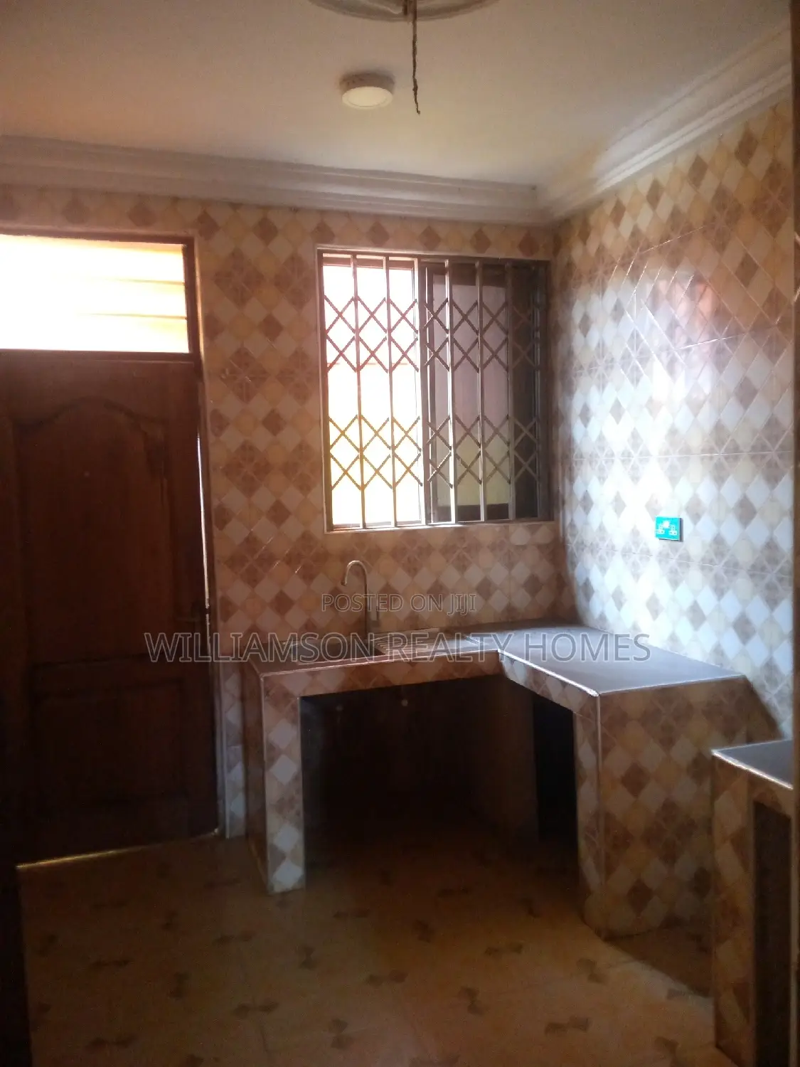 3bdrm Apartment in Hfc Estate Area, Spintex for rent