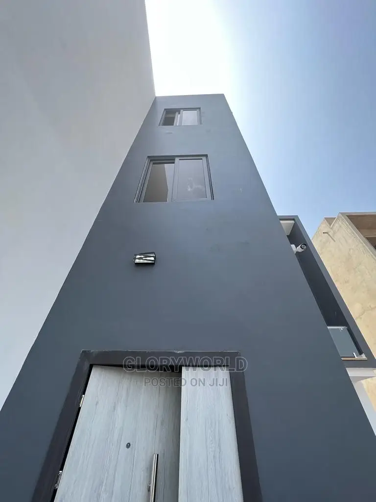 5bdrm House in East Legon for sale