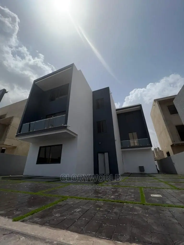 5bdrm House in East Legon for sale