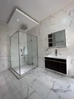 5bdrm House in East Legon for sale