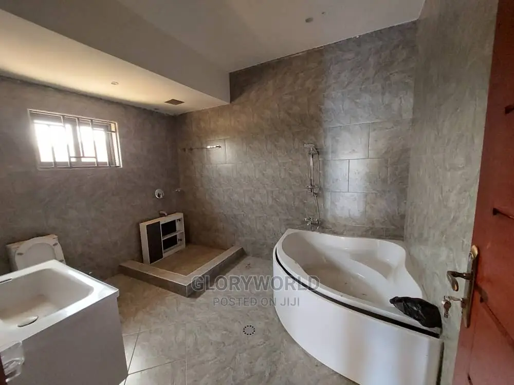 4bdrm House in Spintex for sale