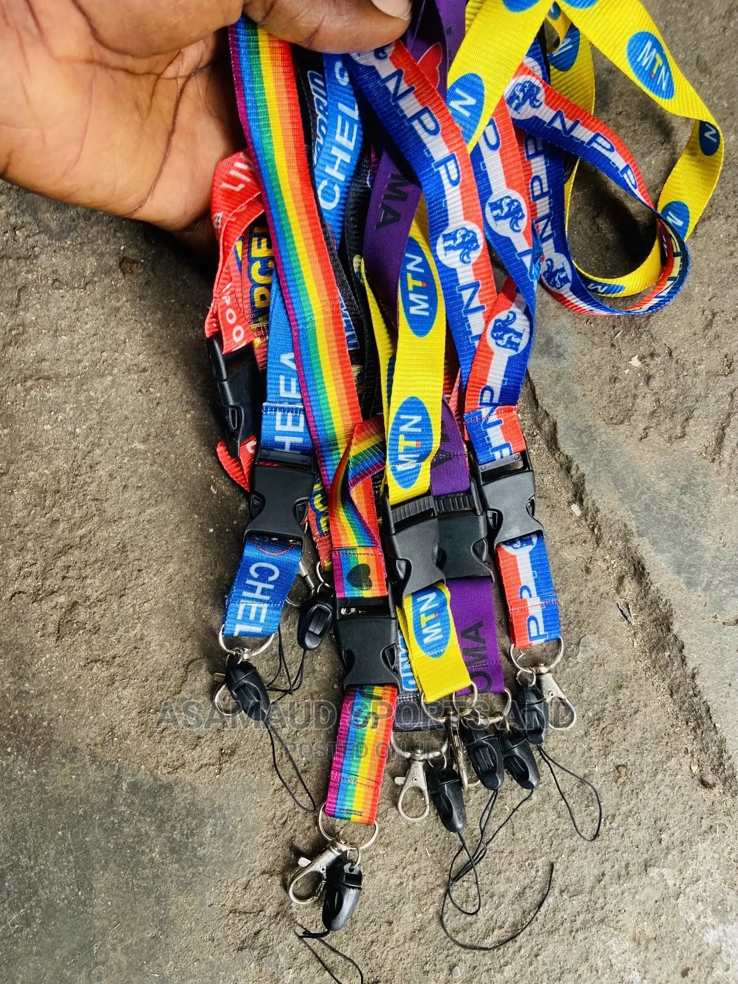 Card Holder Hungers at Cool Price
