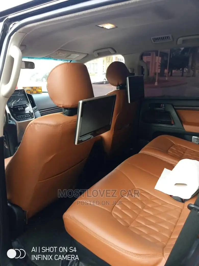 Rent a Car. Land-Cruisers V8 for Rent With a Driver Included