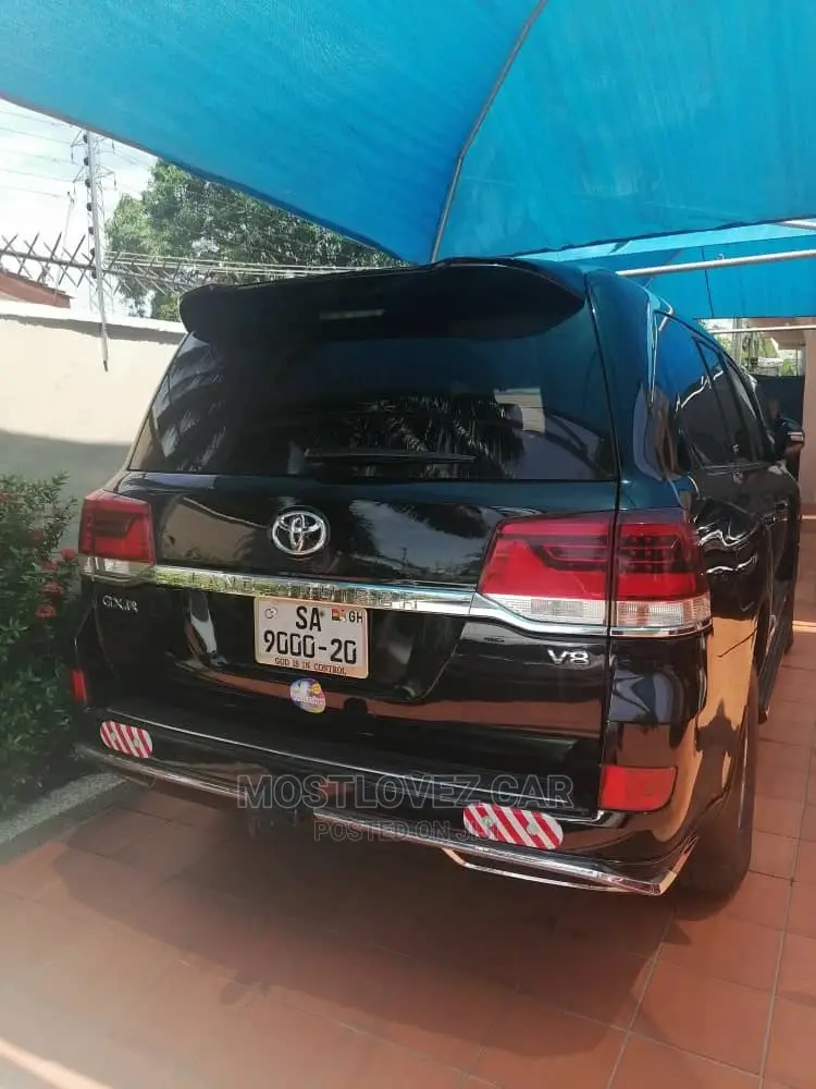 Rent a Car. Land-Cruisers V8 for Rent With a Driver Included