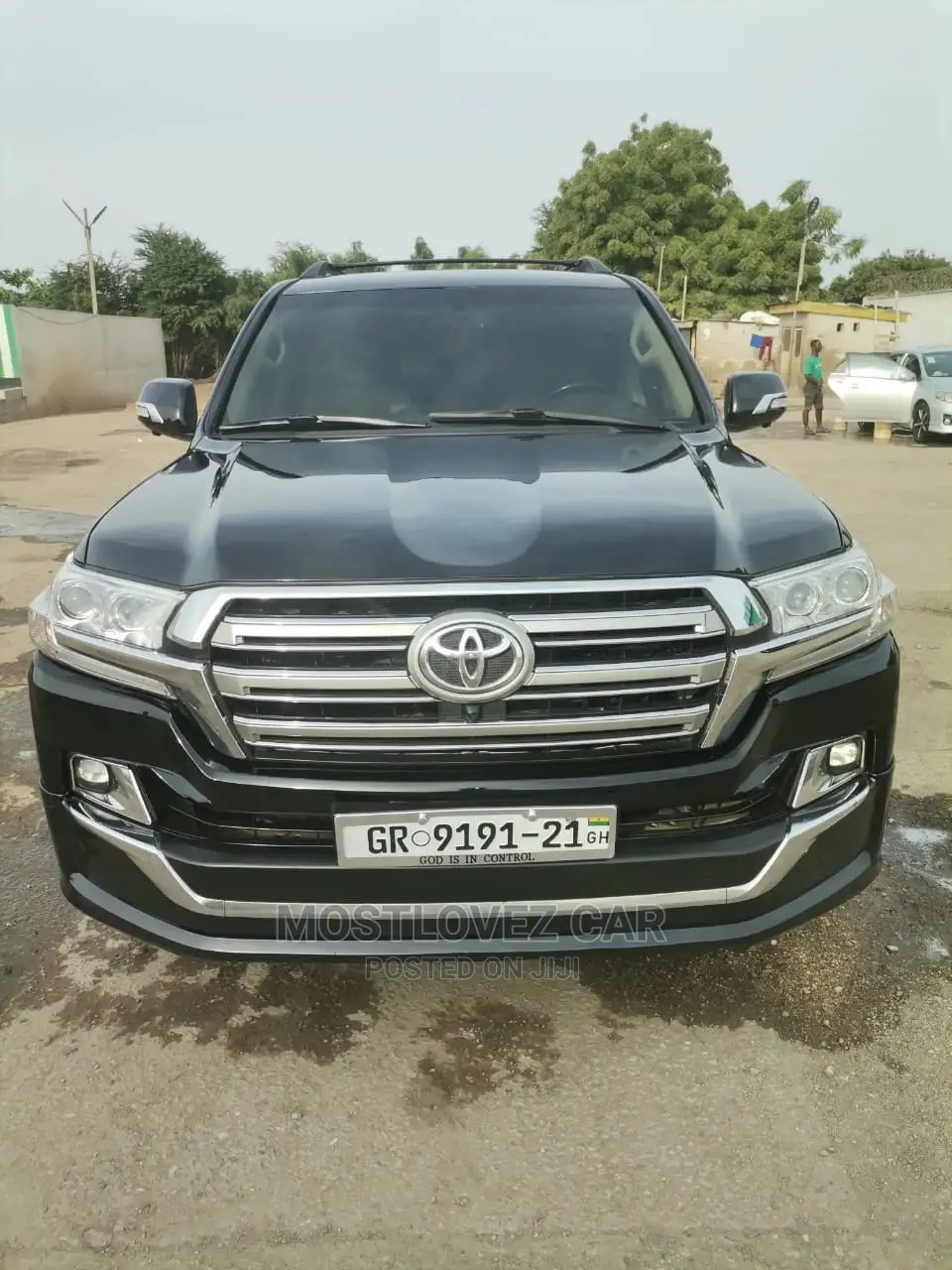 Car Rentals. Rent a Landcruisers V8 for Your Tours Weddings