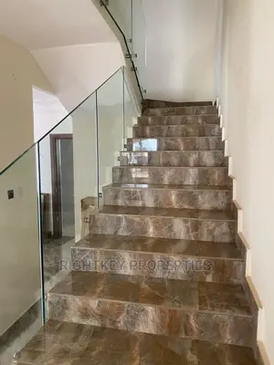 5bdrm Duplex in Rightkey, Kumasi Metropolitan for sale