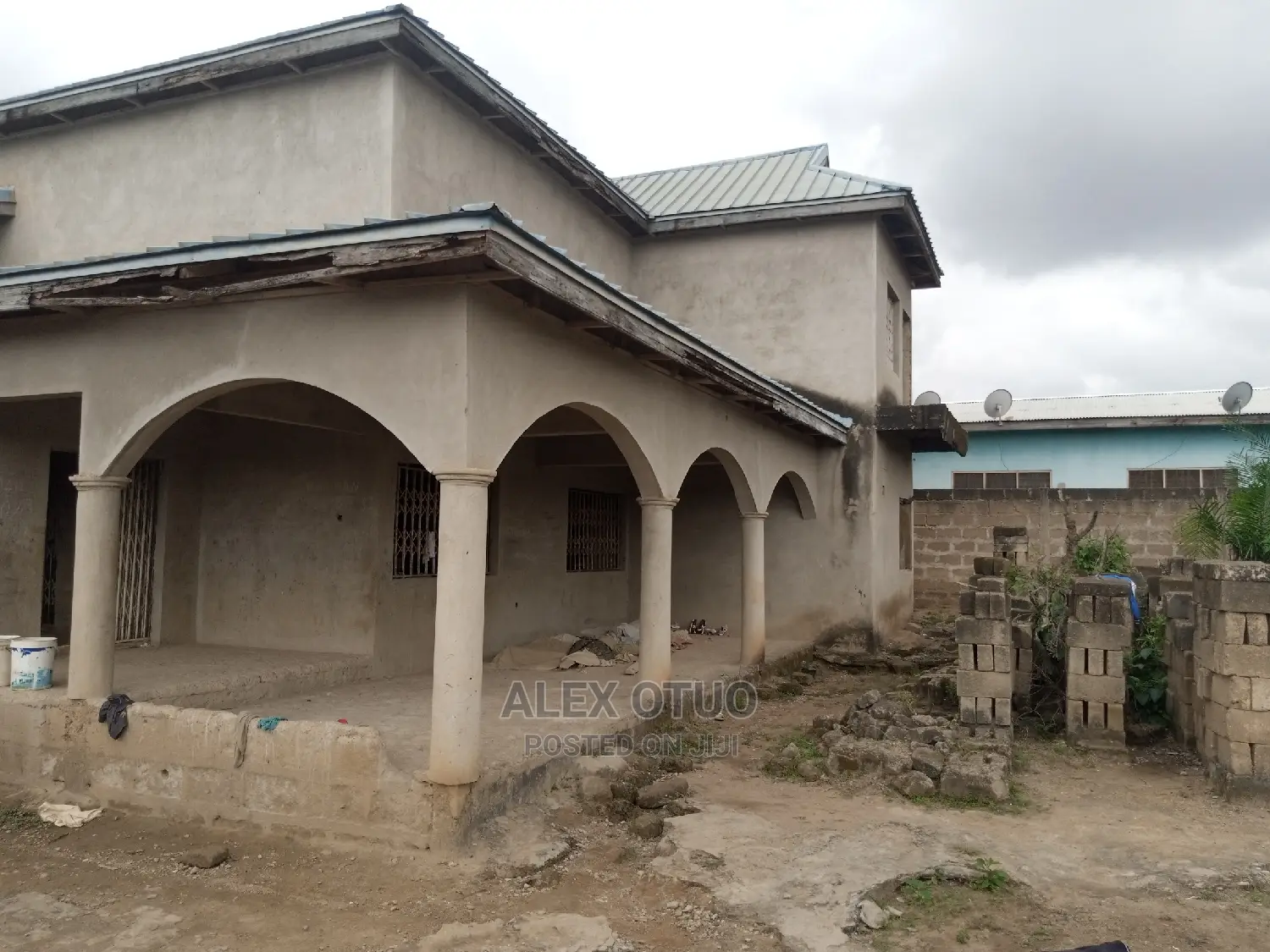8bdrm House in Apatrapa Pokukrom, Kumasi Metropolitan for sale