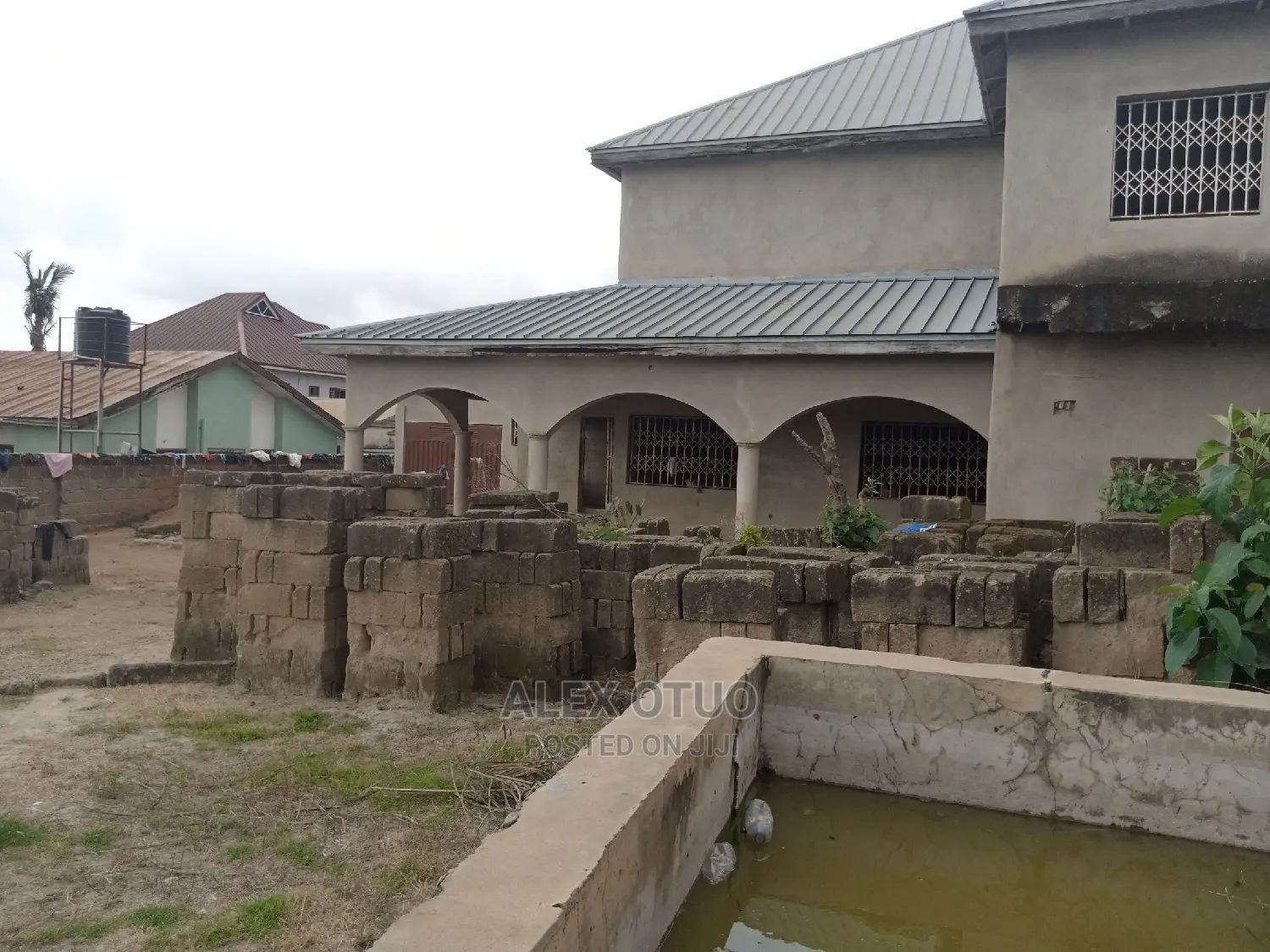 8bdrm House in Apatrapa Pokukrom, Kumasi Metropolitan for sale