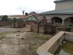 8bdrm House in Apatrapa Pokukrom, Kumasi Metropolitan for sale