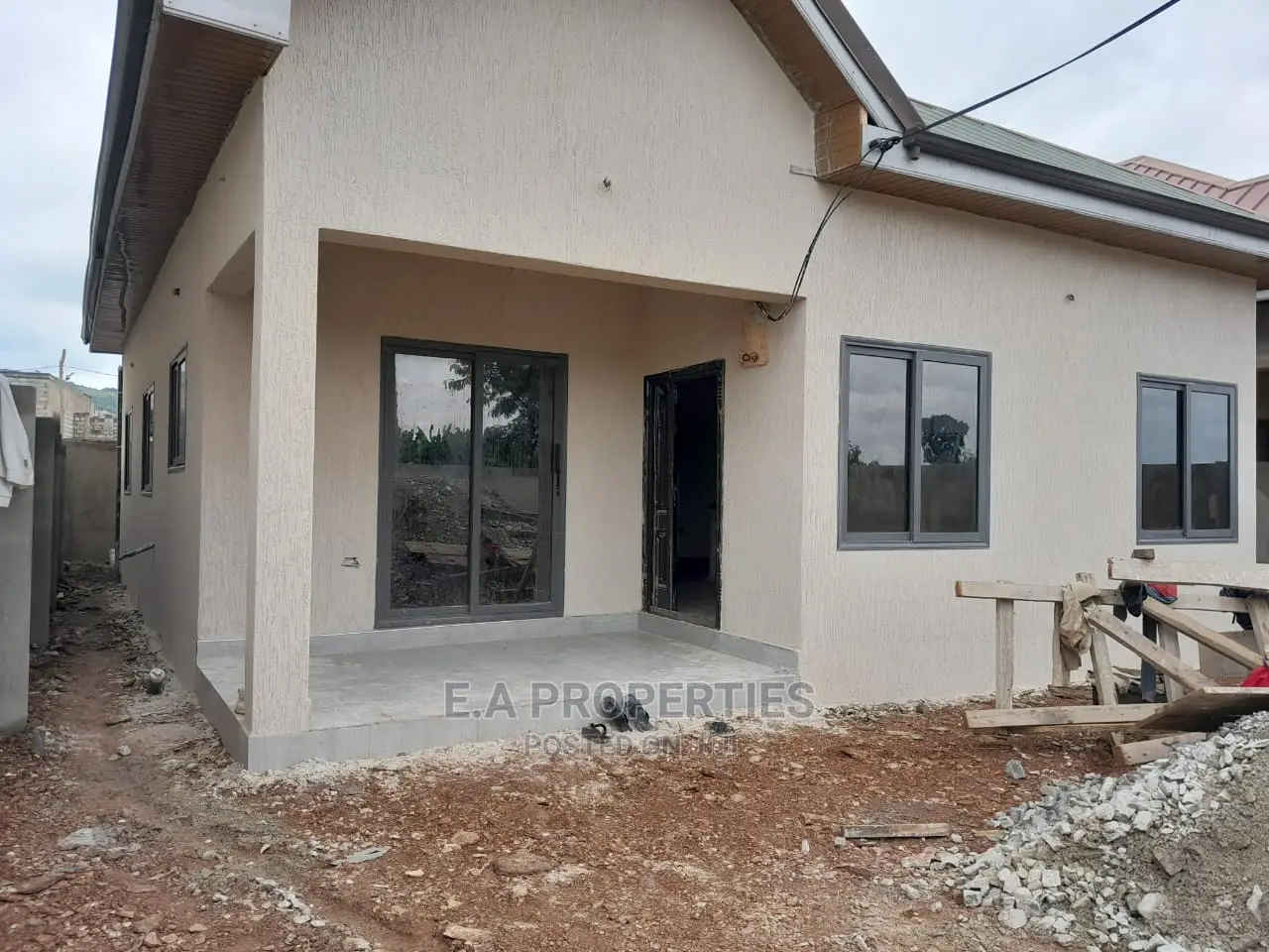 3bdrm House in E a Propertis, Pentecost for Sale