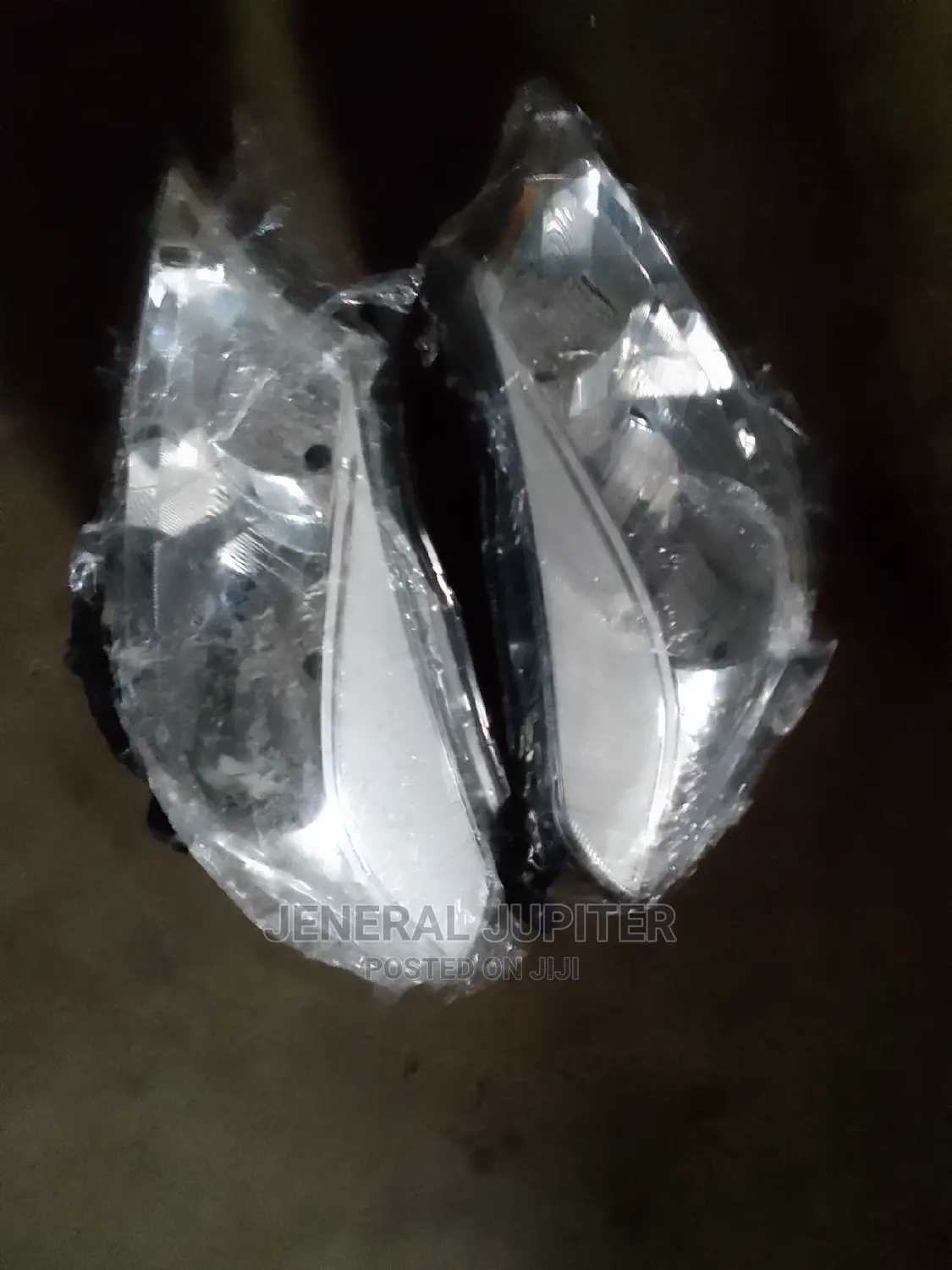 Toyota Vitz 2011/12 Headlight Pair.