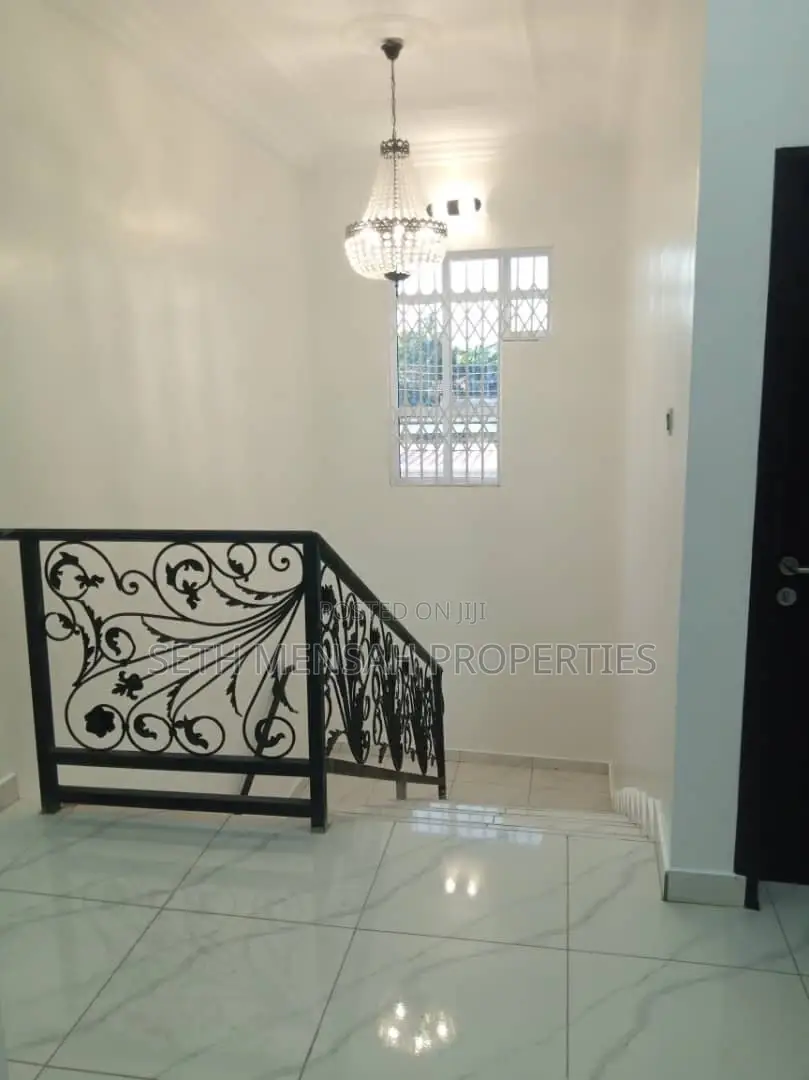4bdrm House in 4 Bedroom House for for Sale