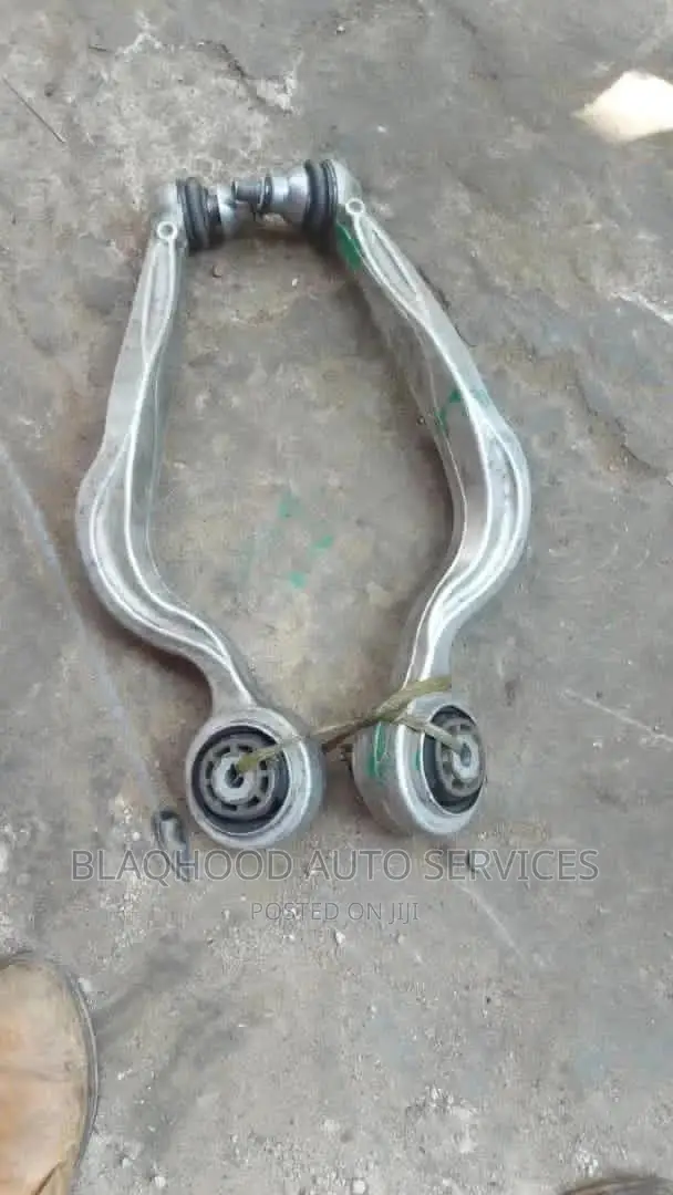 Benz W205 C300/400 4matic 2015-2019 LOWER ARM Pair in Stock