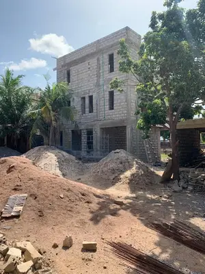 4bdrm House in 4 Bedroom Town House for Sale