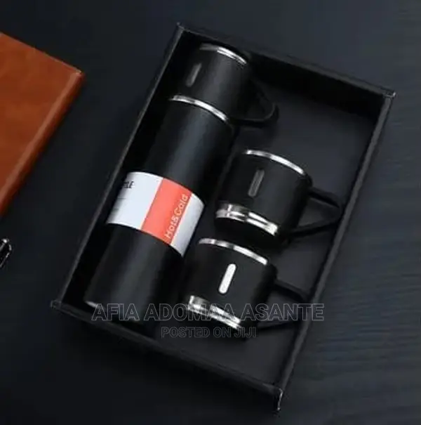 Vacuum Flask With 2 Cups Gift Set