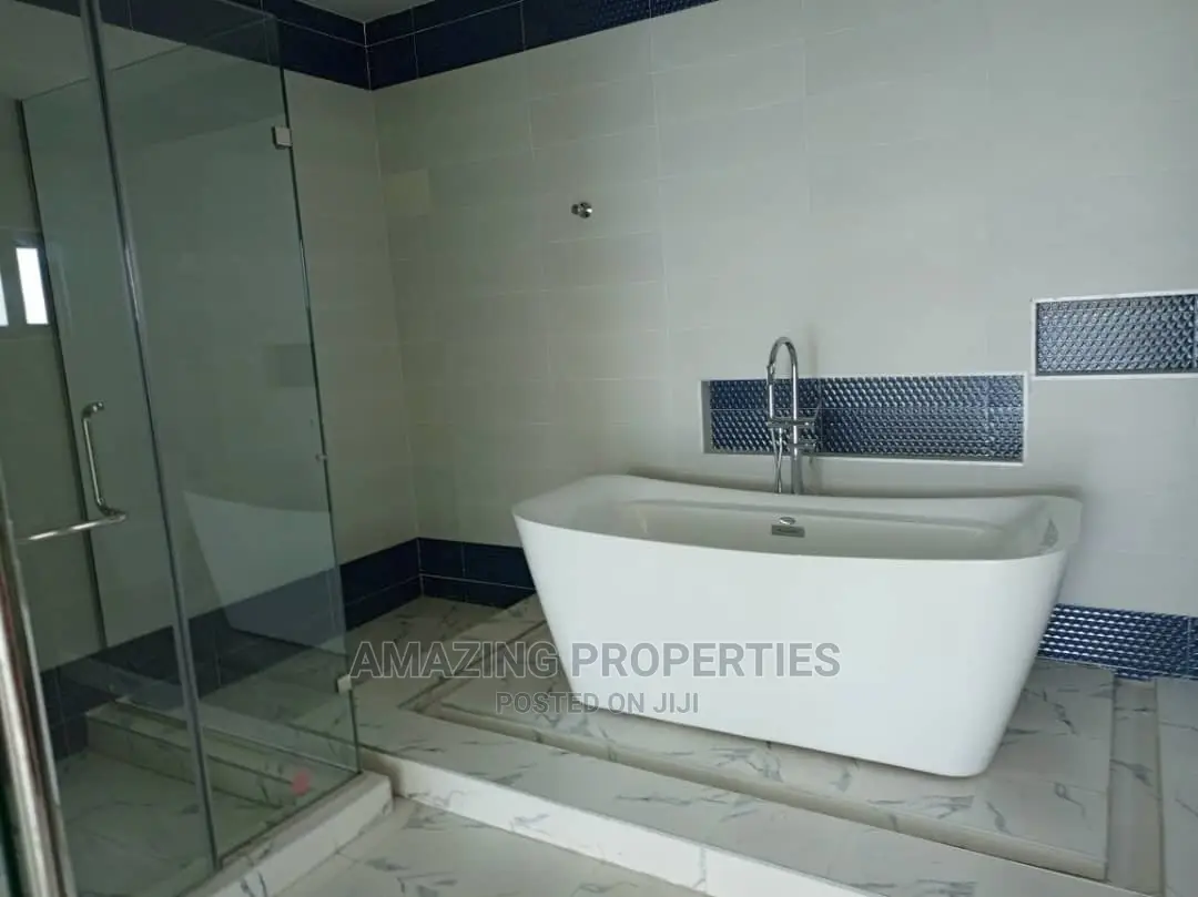 4bdrm House in East Legon for Sale