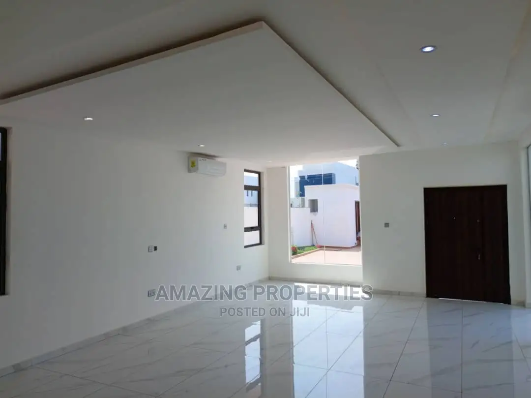 4bdrm House in East Legon for Sale