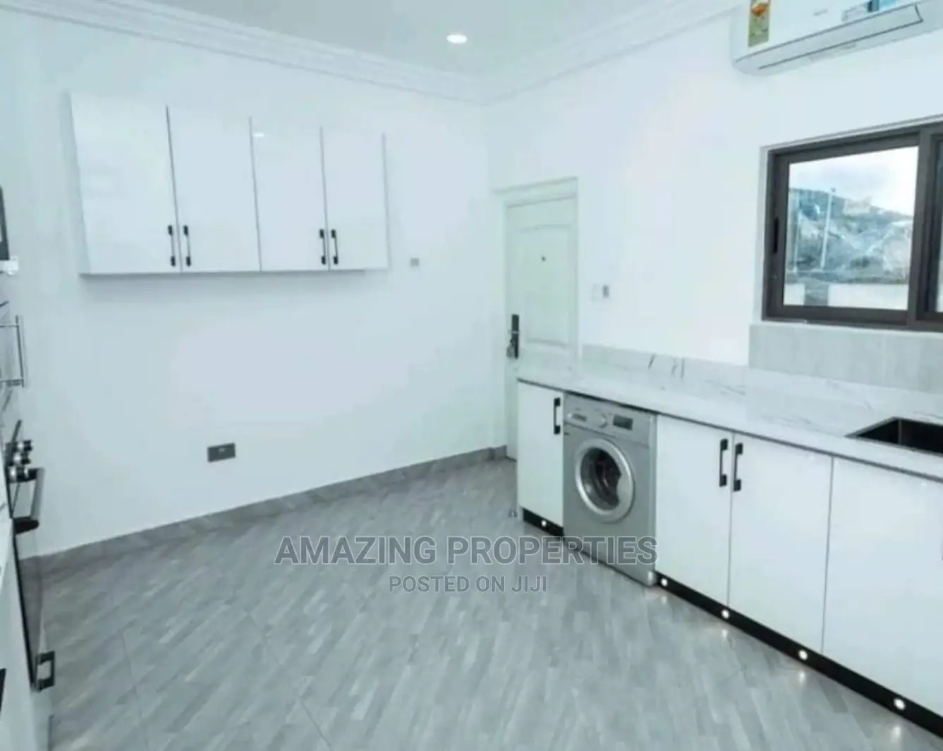 5bdrm House in Spintex for Sale