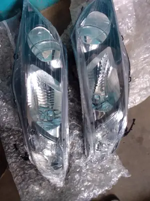 Honda Civic 2008/10 Headlight Pair.