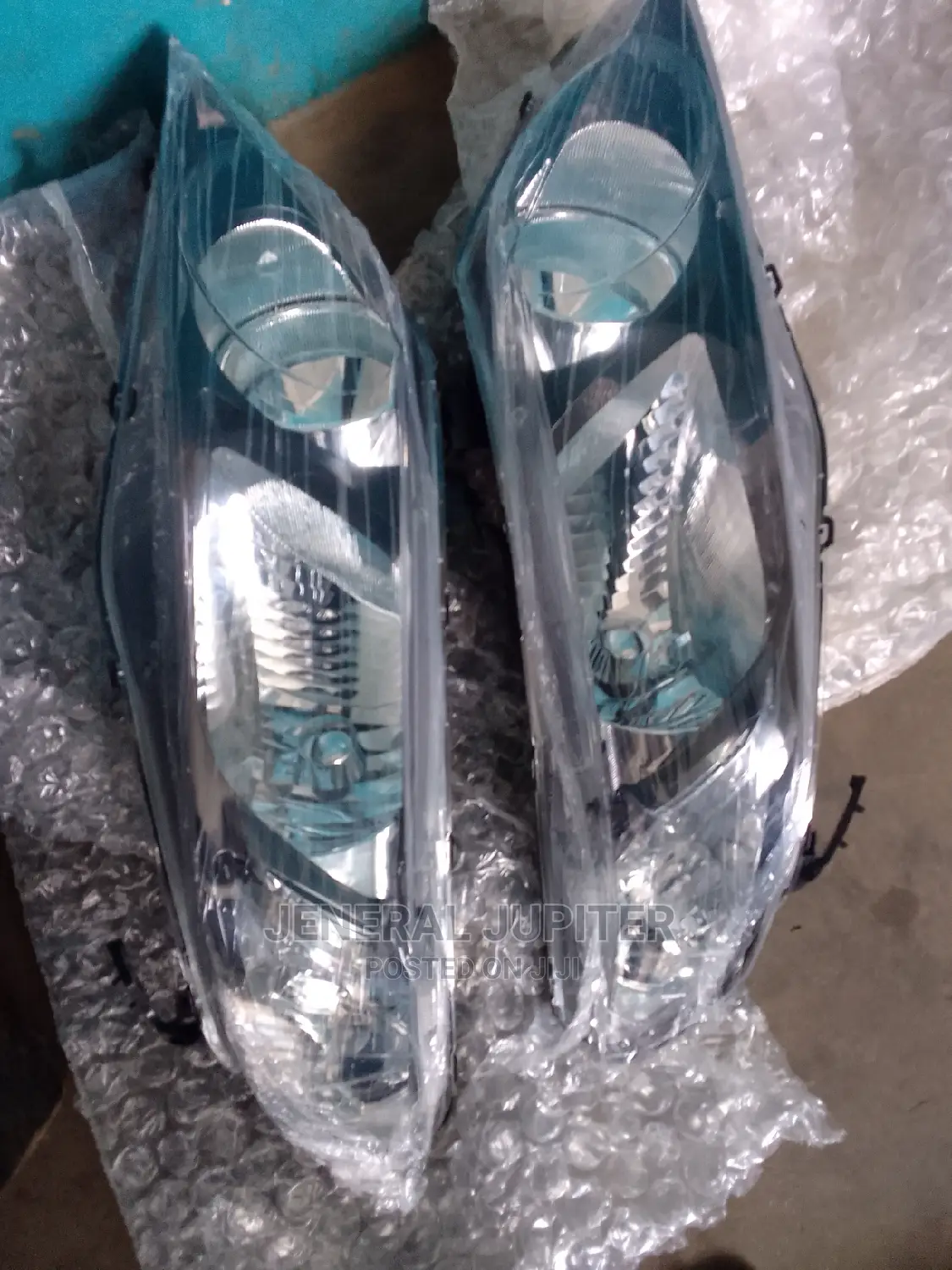 Honda Civic 2008/10 Headlight Pair.