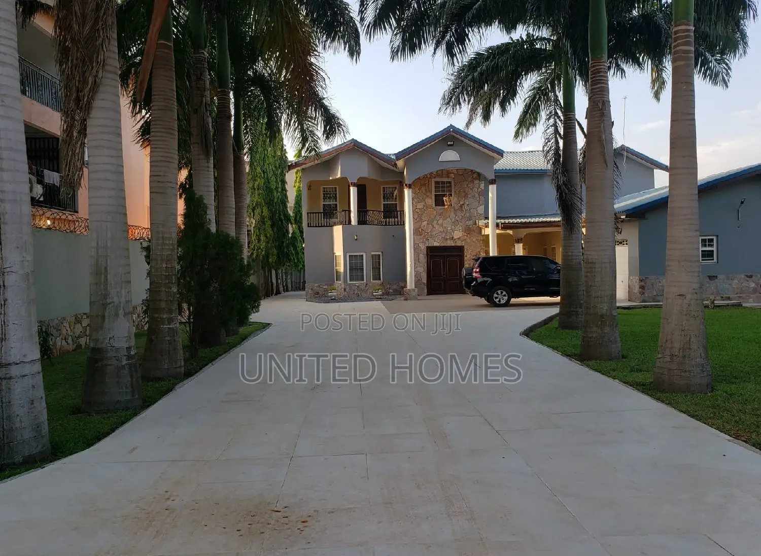 7bdrm House in Adjiriganor for Sale