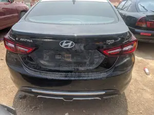 Hyundai Elantra 2013 Spec Taillights