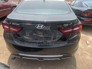 Hyundai Elantra 2013 Spec Taillights