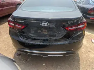 Hyundai Elantra 2013 Spec Taillights